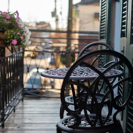 Royal Frenchmen Hotel And Bar นิวออร์ลีนส์ ภายนอก รูปภาพ