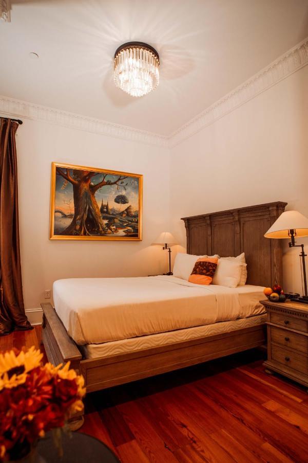 Royal Frenchmen Hotel And Bar นิวออร์ลีนส์ ภายนอก รูปภาพ